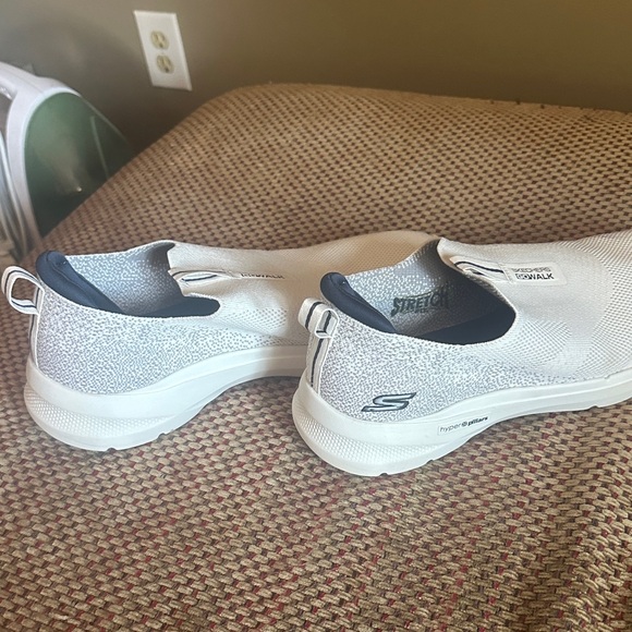 Skechers Men's Go Walk White Slip-On Sneakers - Picture 3 of 8